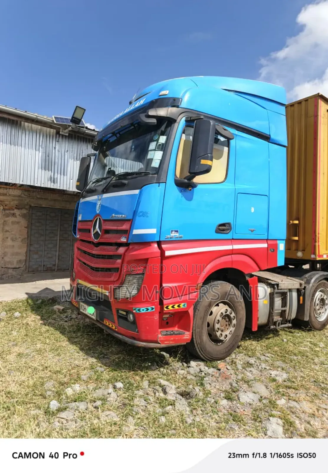 Trailers at Hand for Transport of Loose Cargoes