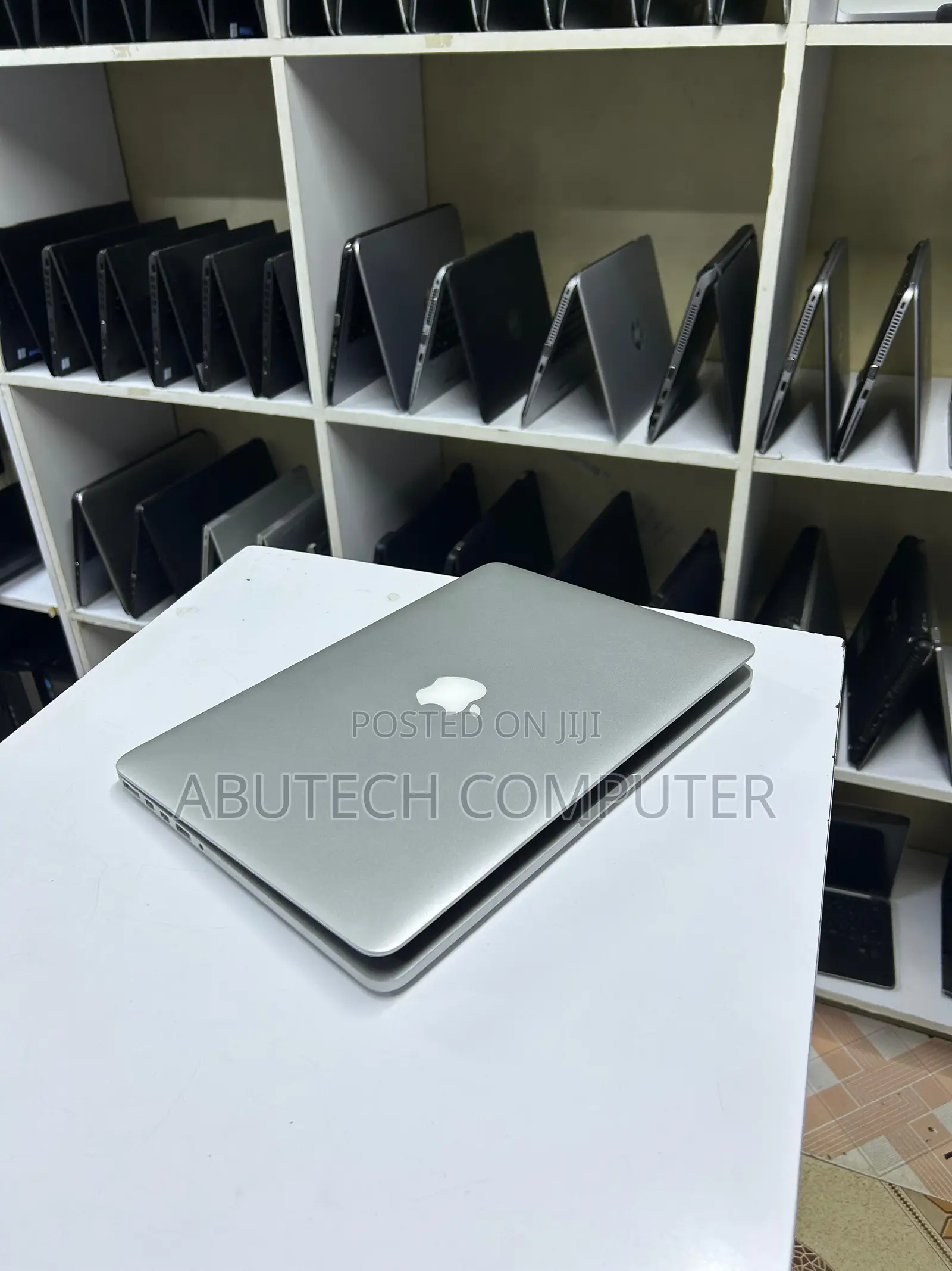 Laptop Apple MacBook Pro 2015 8GB Intel Core I5 SSD 256GB