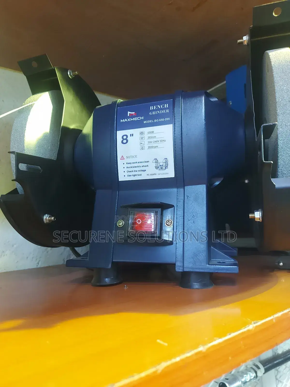 Maxmech 8" Bench Grinder, Model Bg 650-205.