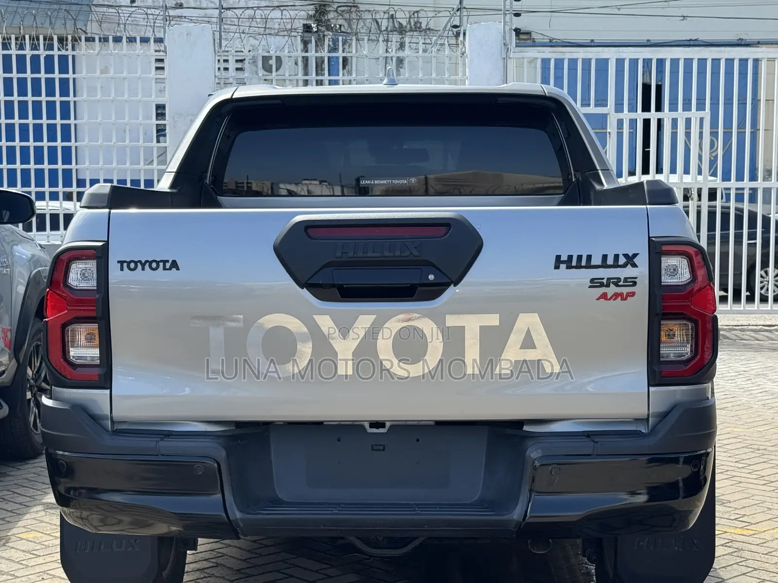 Toyota Hilux 2022 Gray