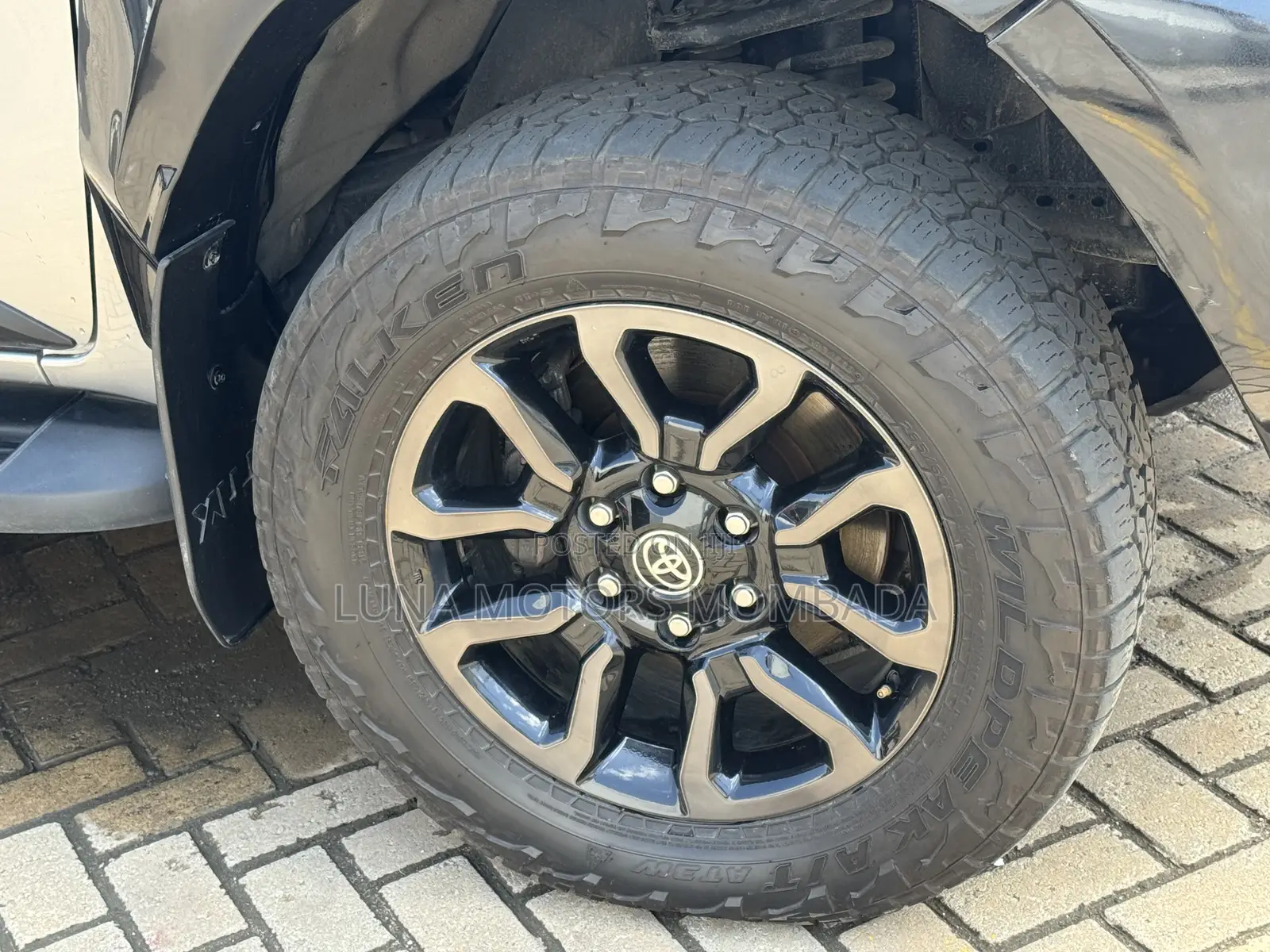 Toyota Hilux 2022 Gray