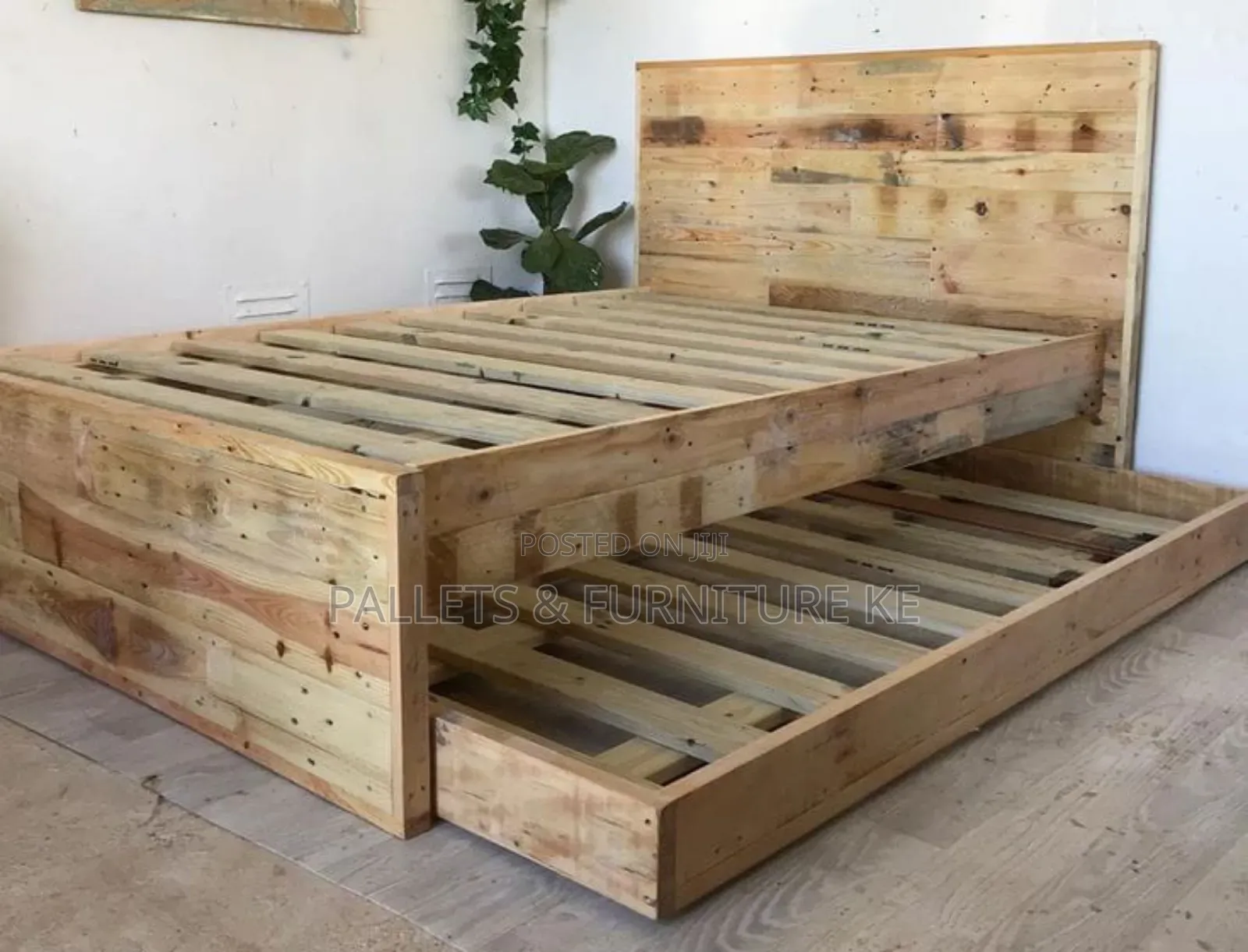 Pallet Pine Pullout