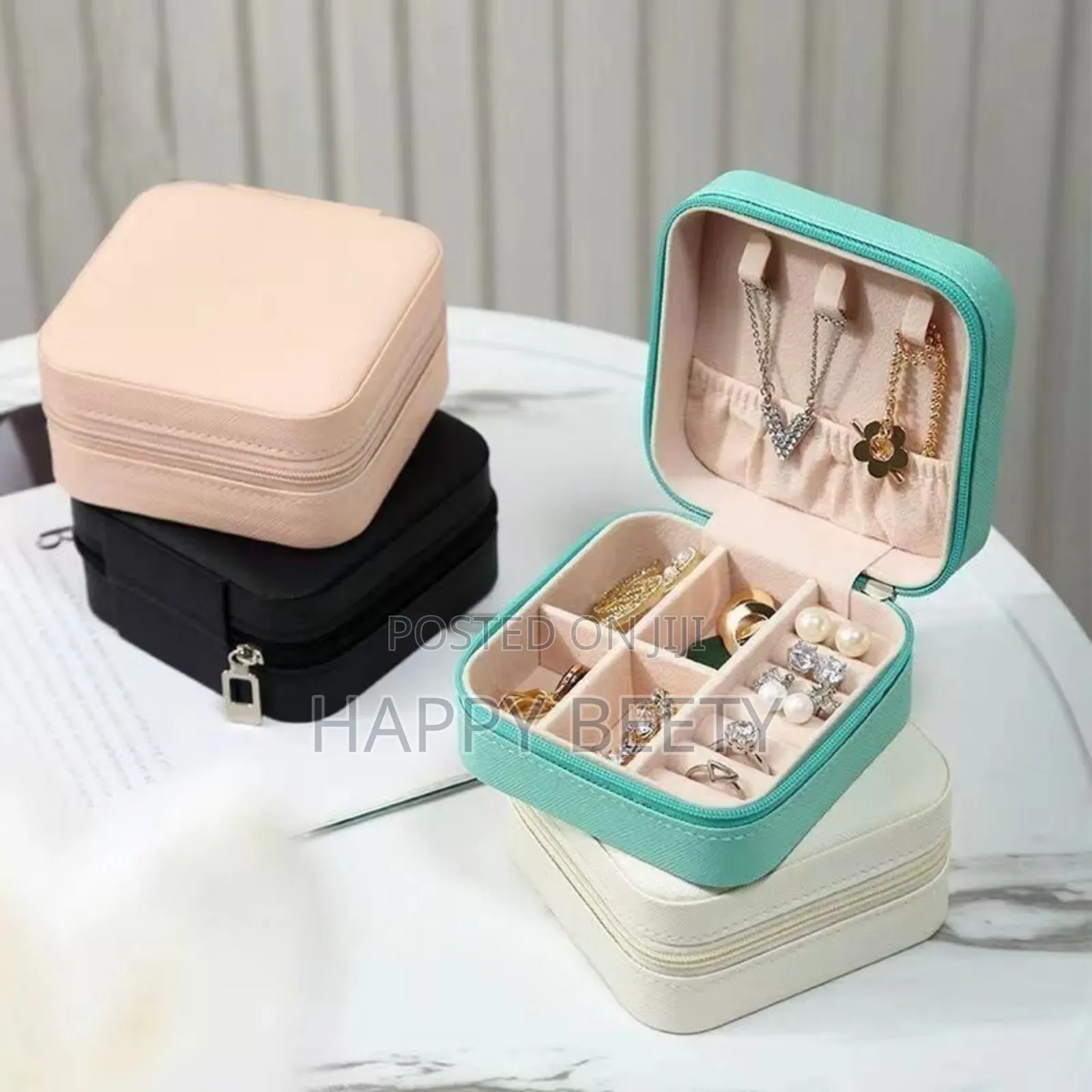 *Portable Jewelry Travel Case Organizer
