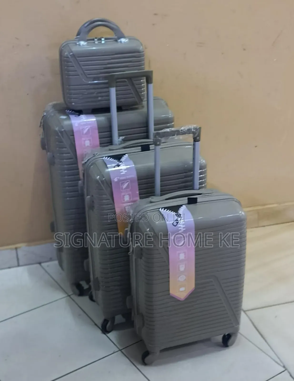 4 in 1 Luxurious Unbreakable Suitcase