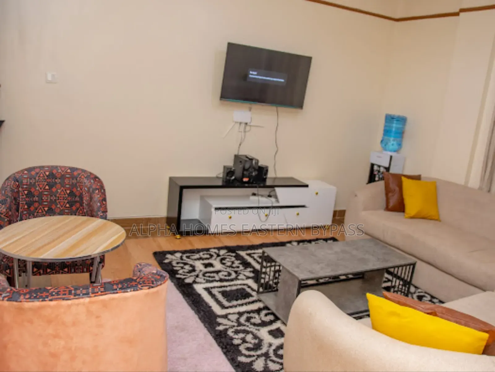 Modern 2-Bedroom Airbnb in Kamakis Stunning Northlands View