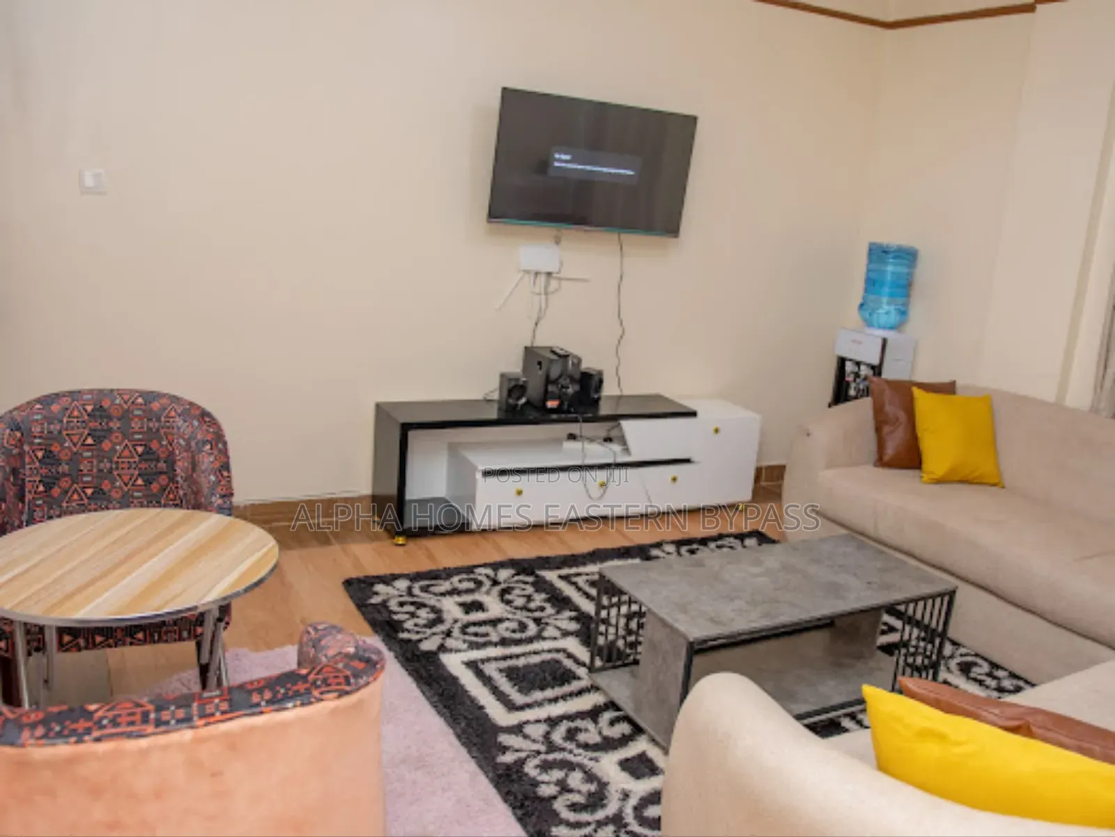 Modern 2-Bedroom Airbnb in Kamakis Stunning Northlands View