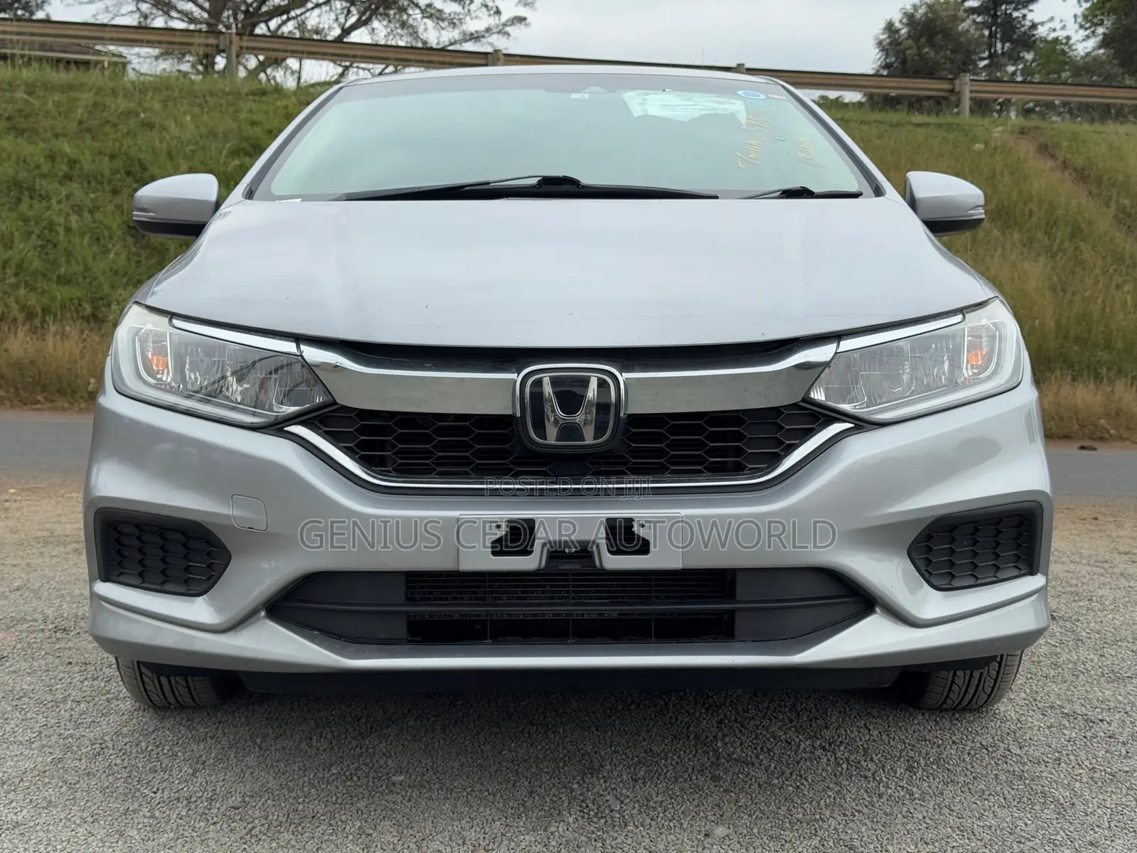 Honda Grace 2018 Silver