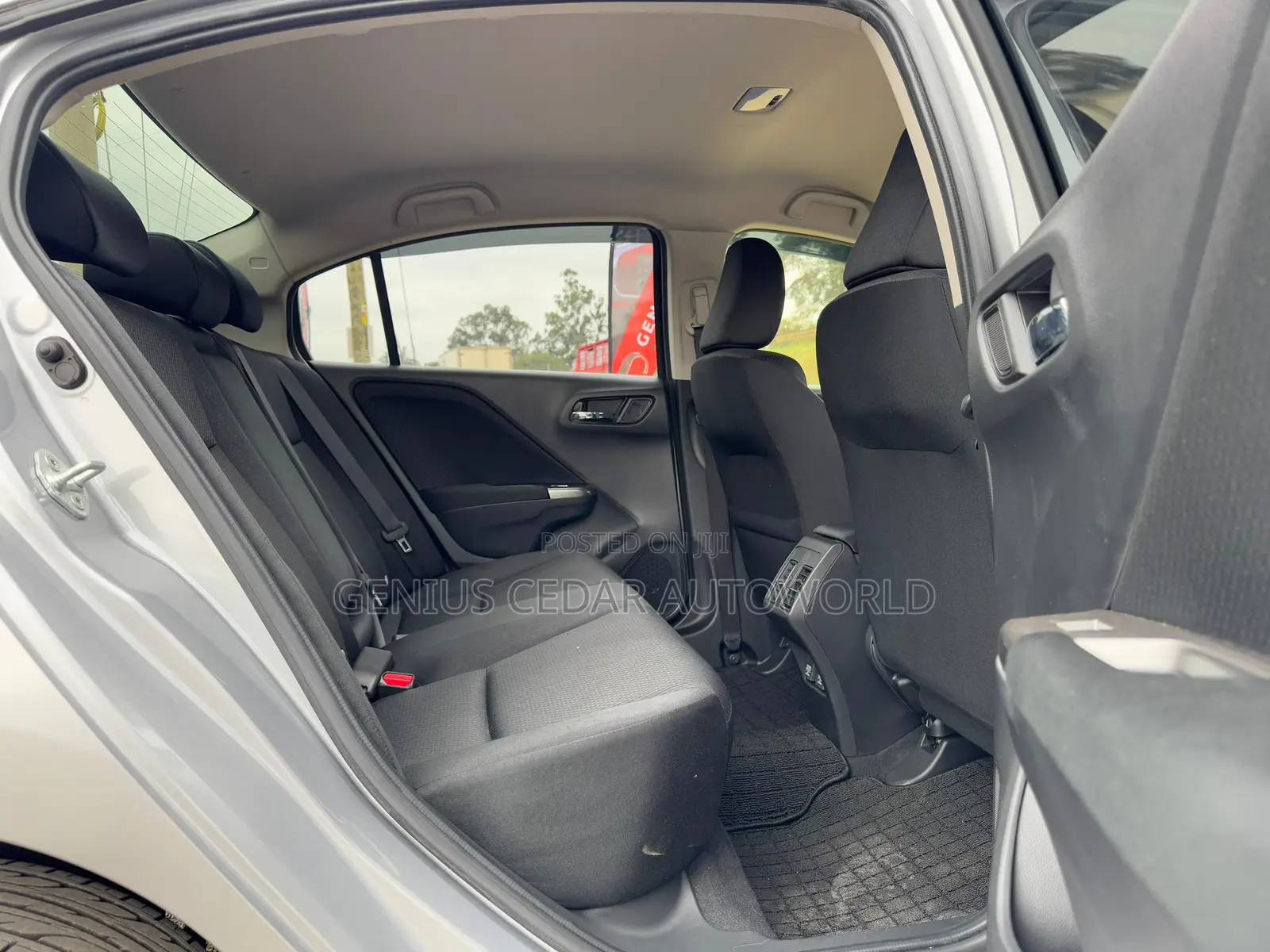 Honda Grace 2018 Silver