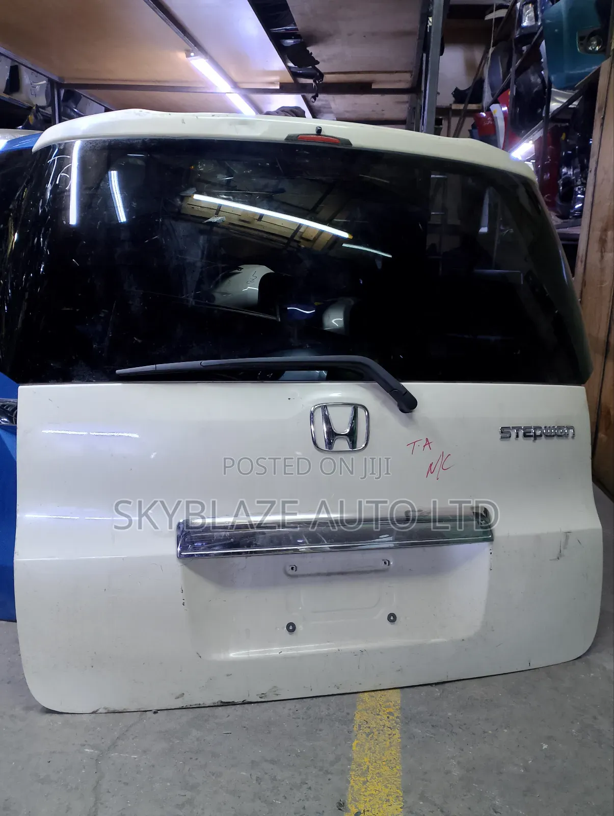Honda Stepwagon Tailgate