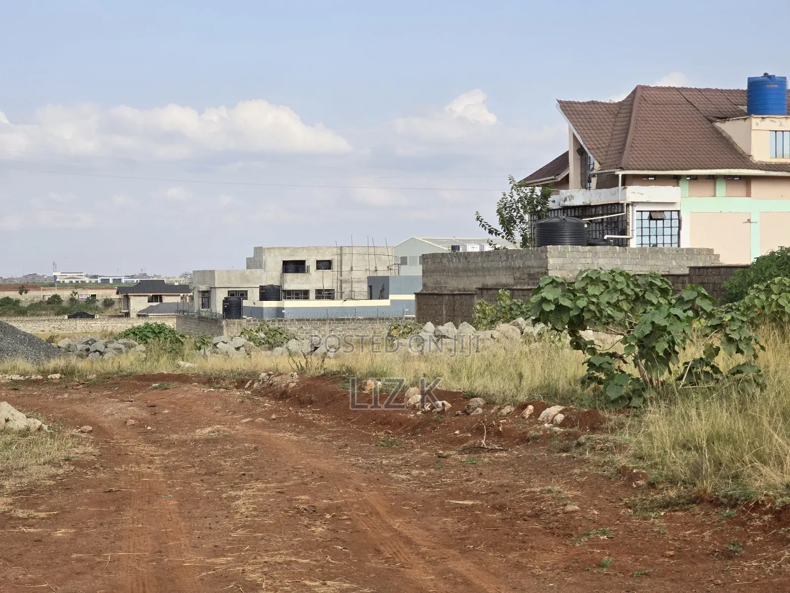 40x80 Plots in Tola Estate(Ngoingwa)