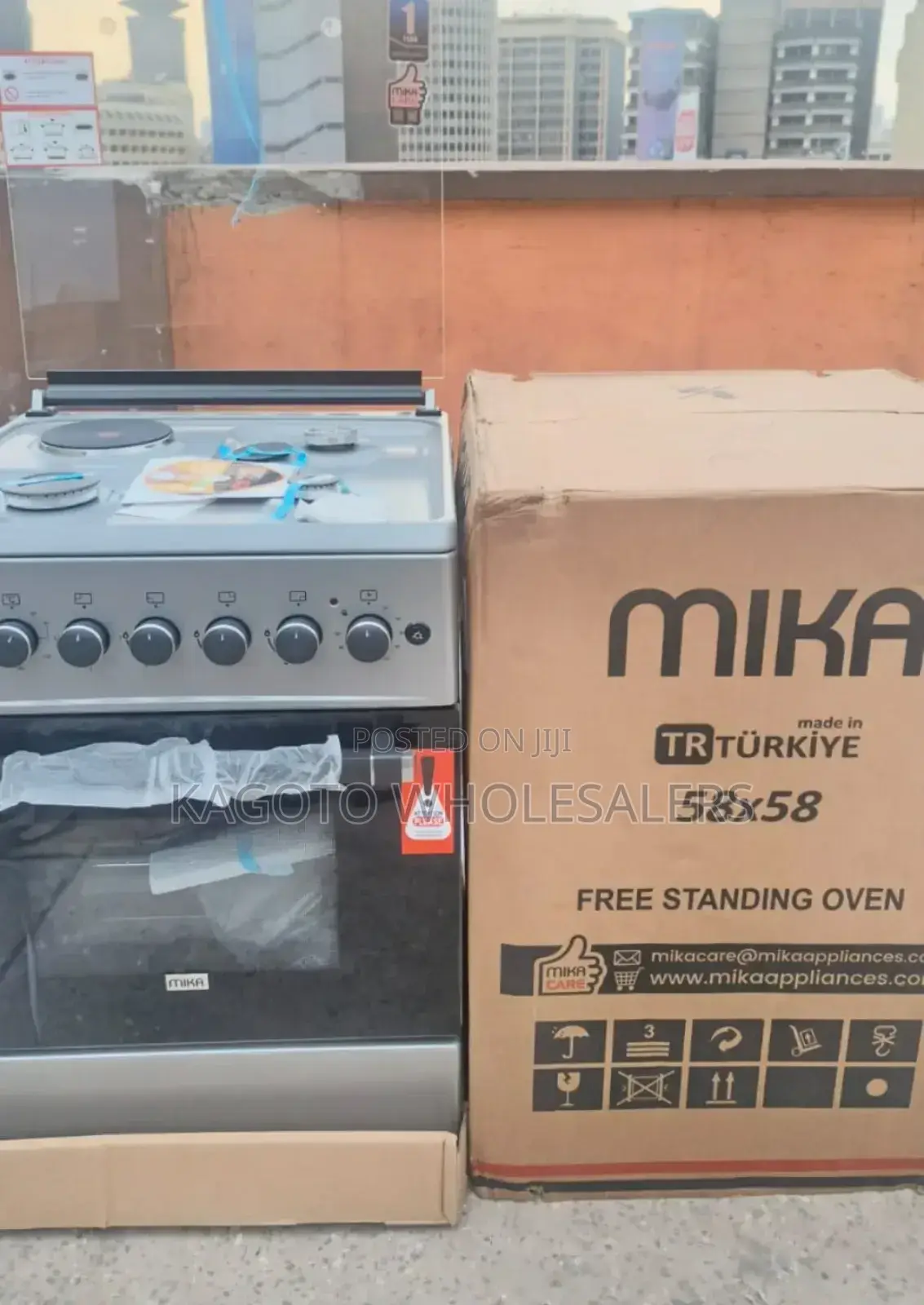Silver Mika Standing Cooker 58 by 58 3 Gas + 1e Mk/58