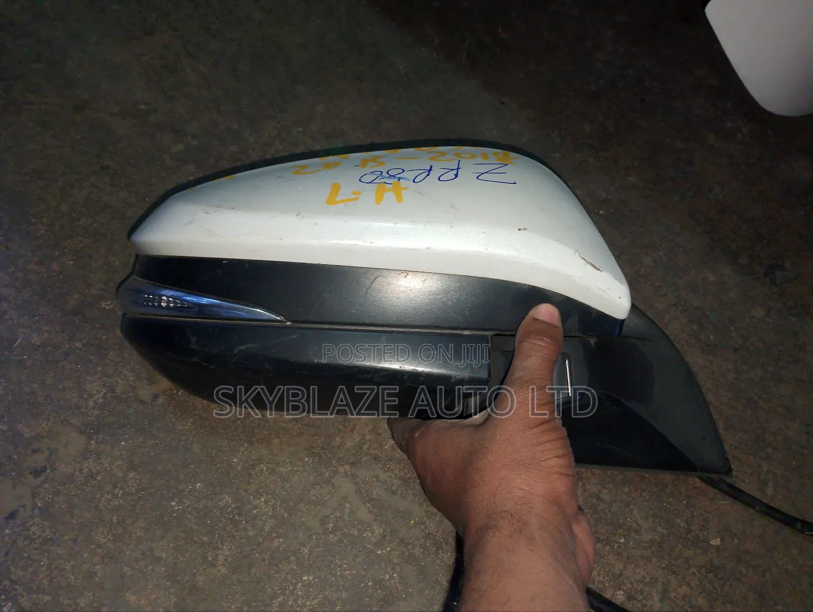 Toyota Noah Voxy 2015-2018 LHS Sidemirror