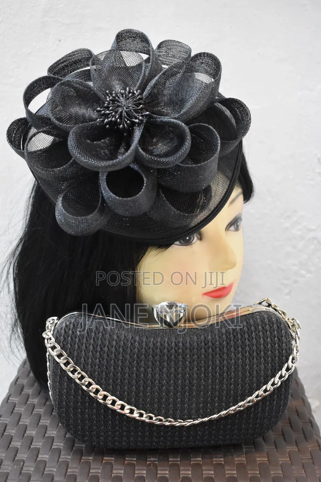 Maroonclutch/Fascinator