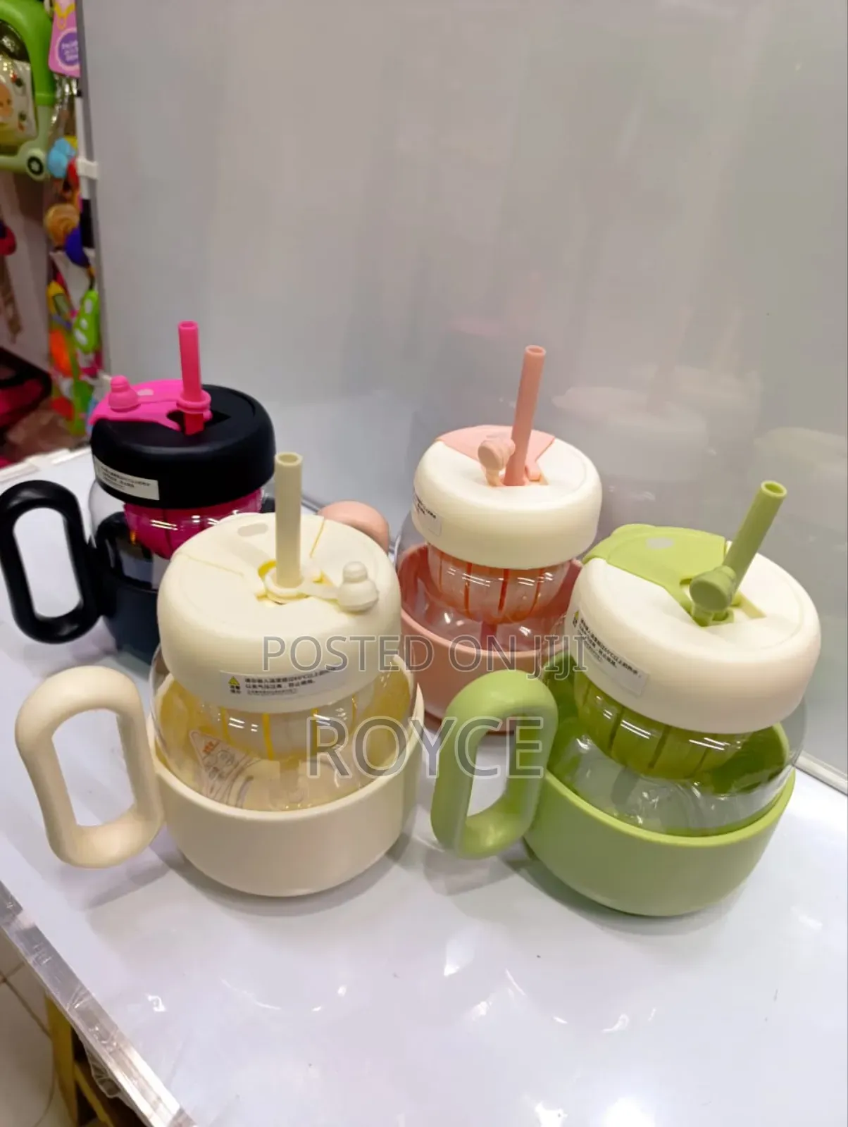 600ml Bulbous Glass Cup With Straw