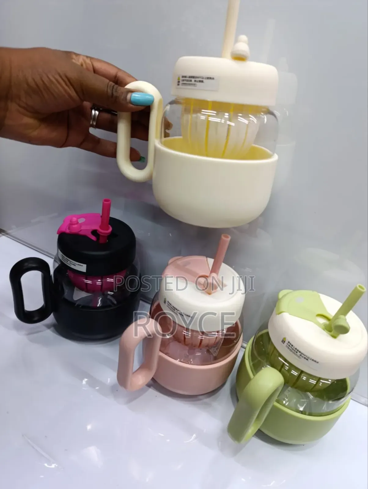 600ml Bulbous Glass Cup With Straw