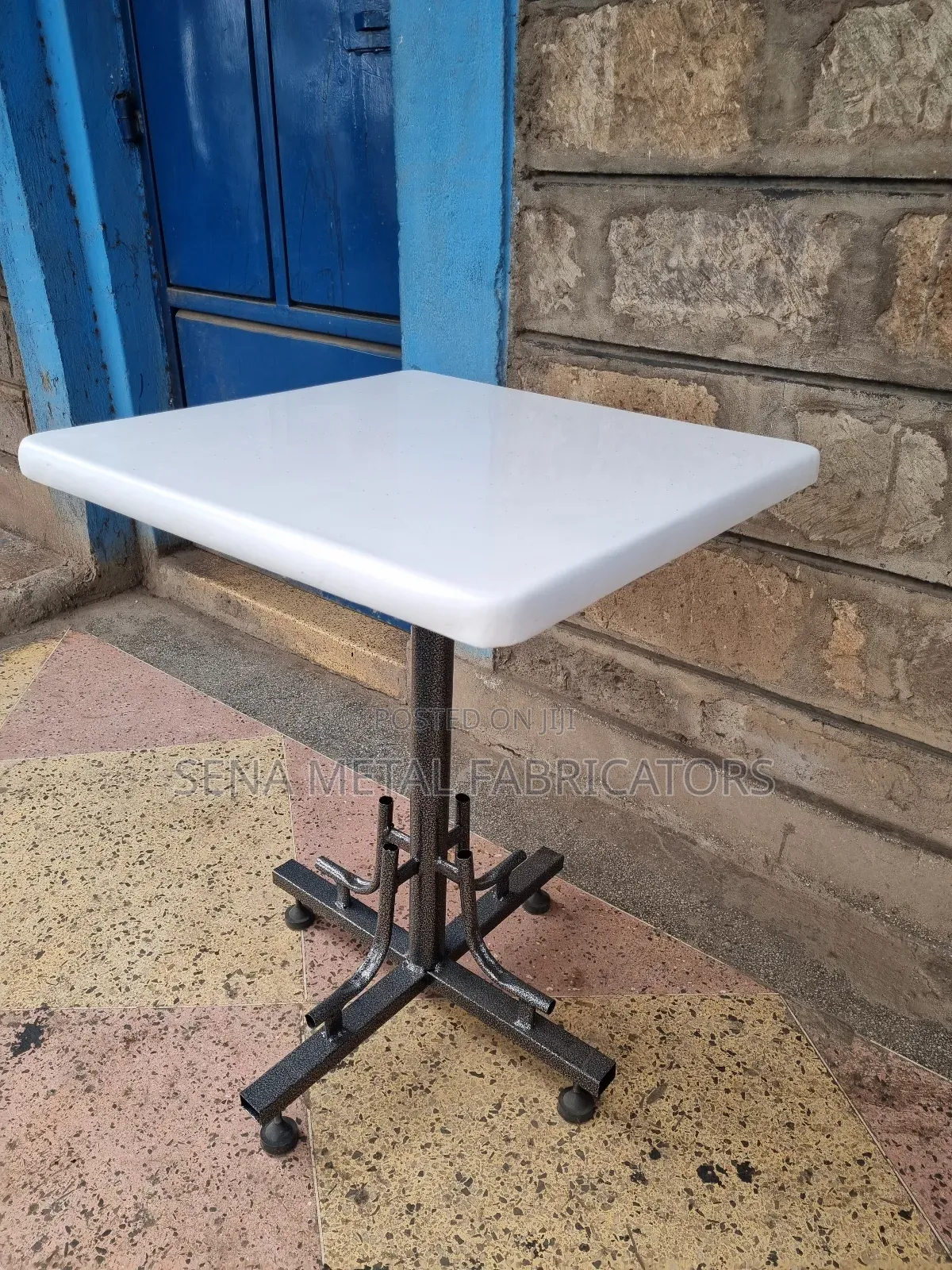Restaurant Table With Silver Podwer Coating Frame