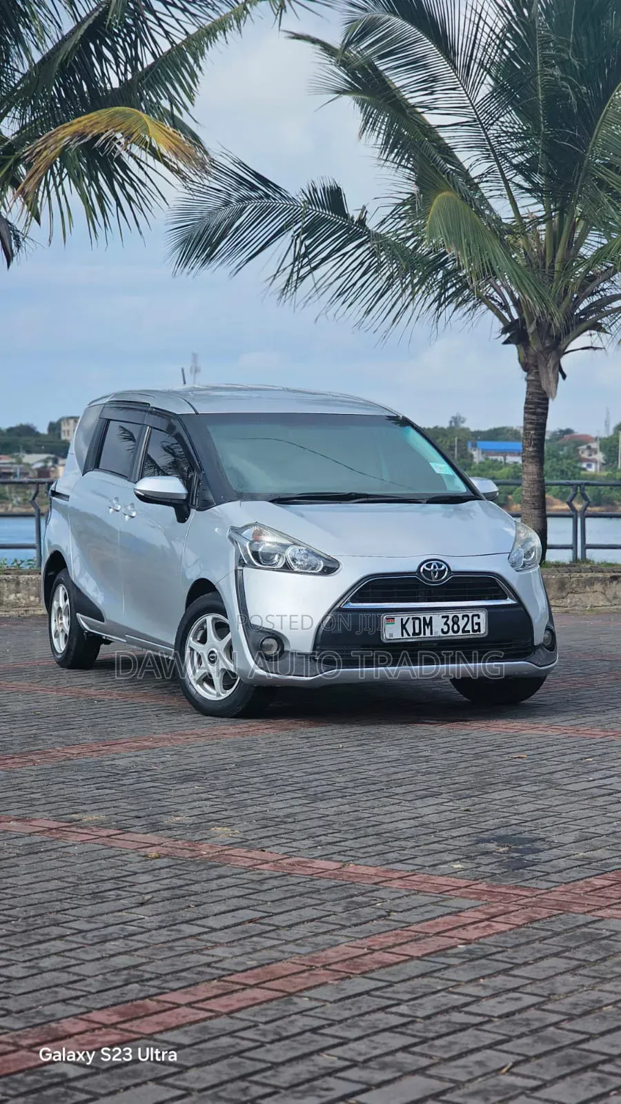 Toyota Sienta 2016 Silver