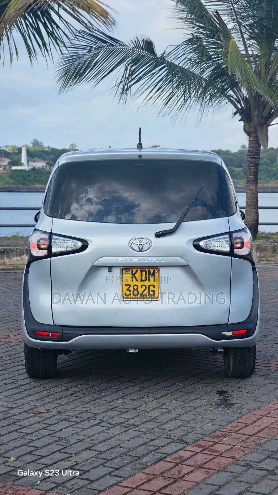 Toyota Sienta 2016 Silver