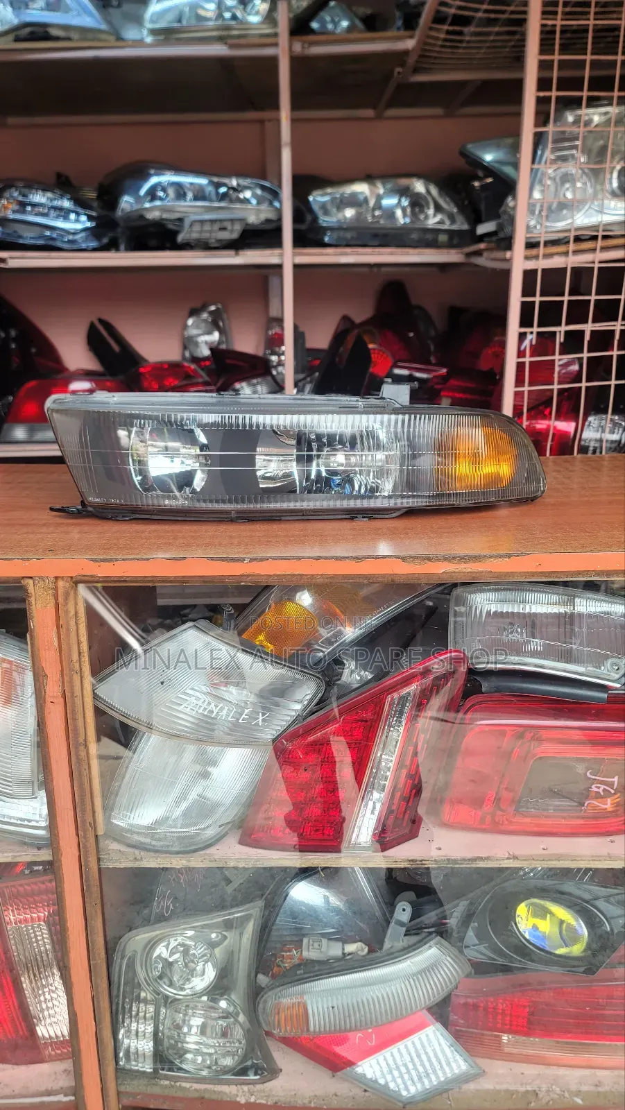 Mitsubishi Cydia Headlight Complete With Bulbs And Sockets