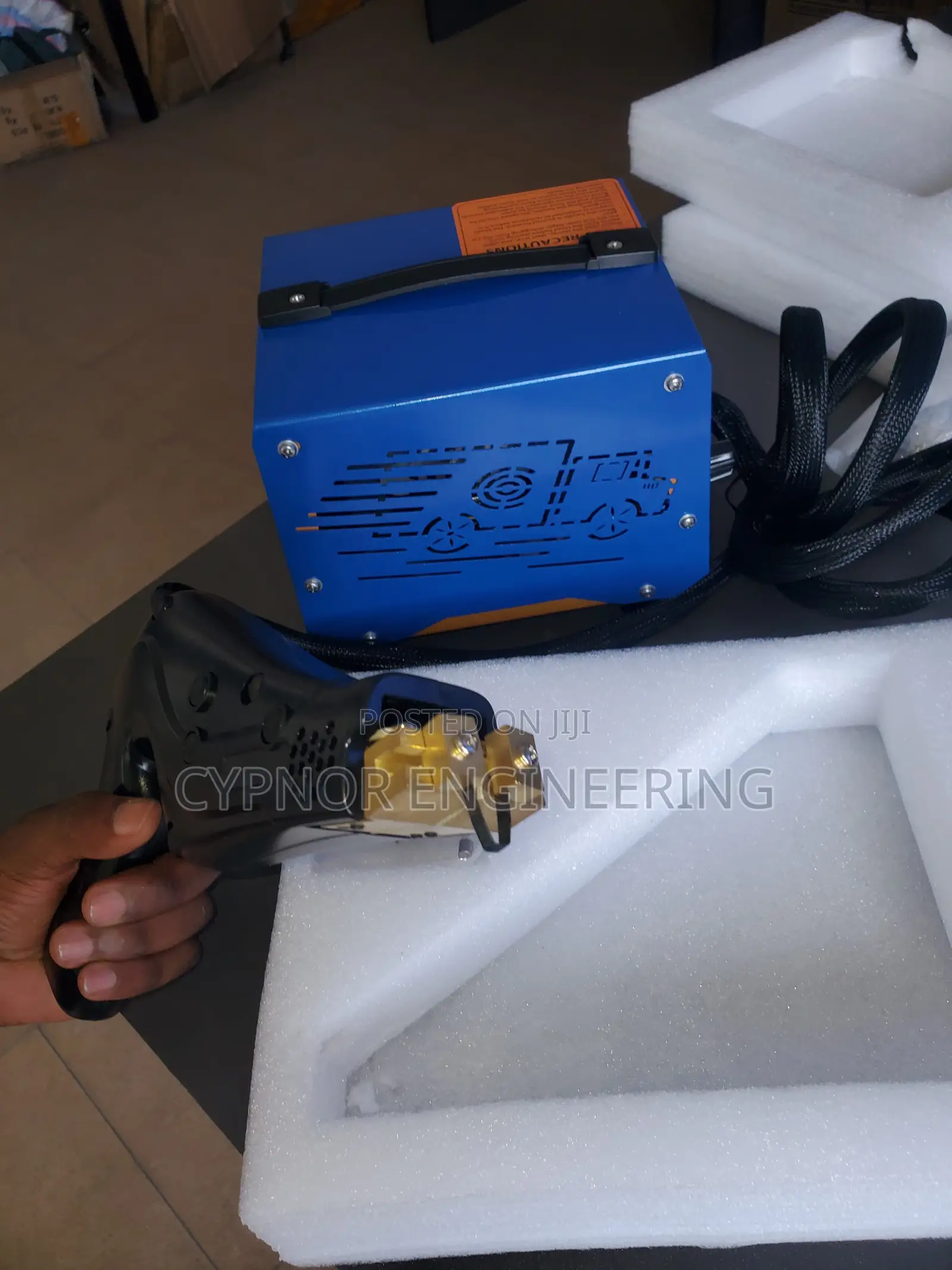 Tyre Regroover Machine