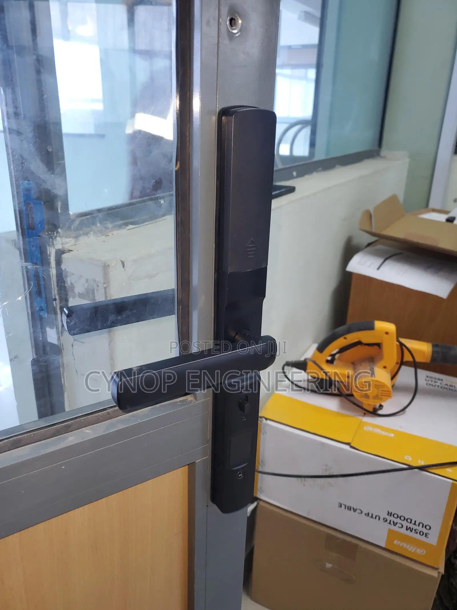 Smart Lock for Slim Aluminum Doors With Fingerprint Access