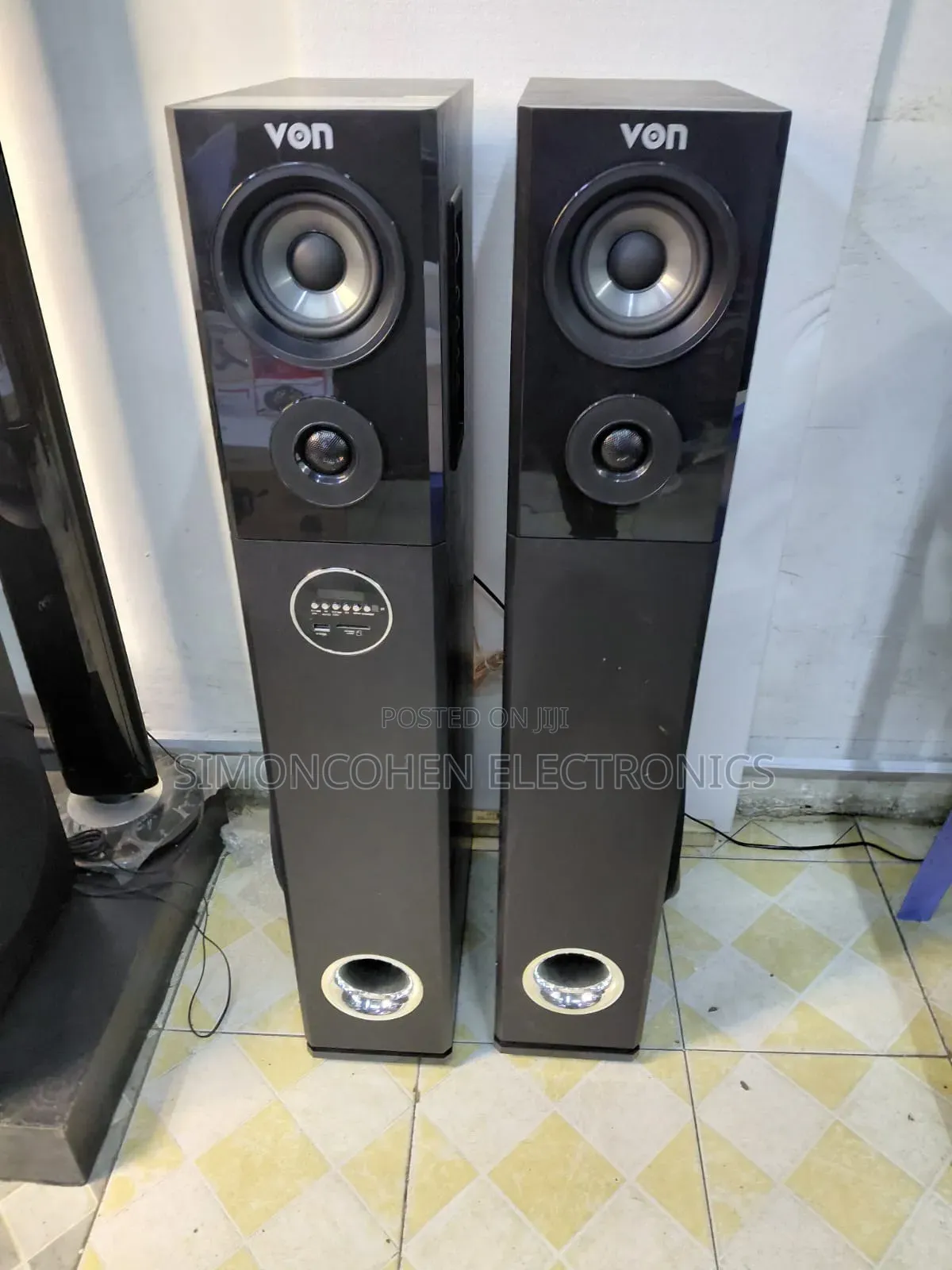 Von Active Speakers(Vea2402et)
