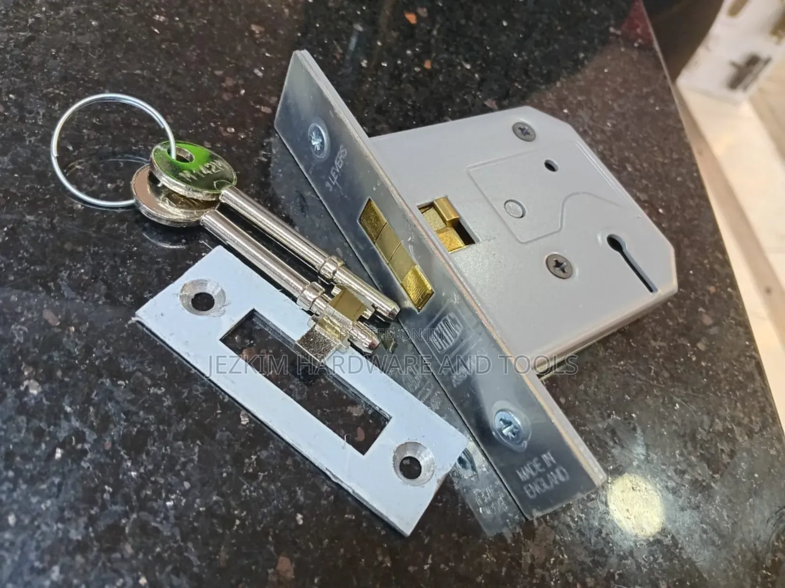 Sliding Door/Gate Lock