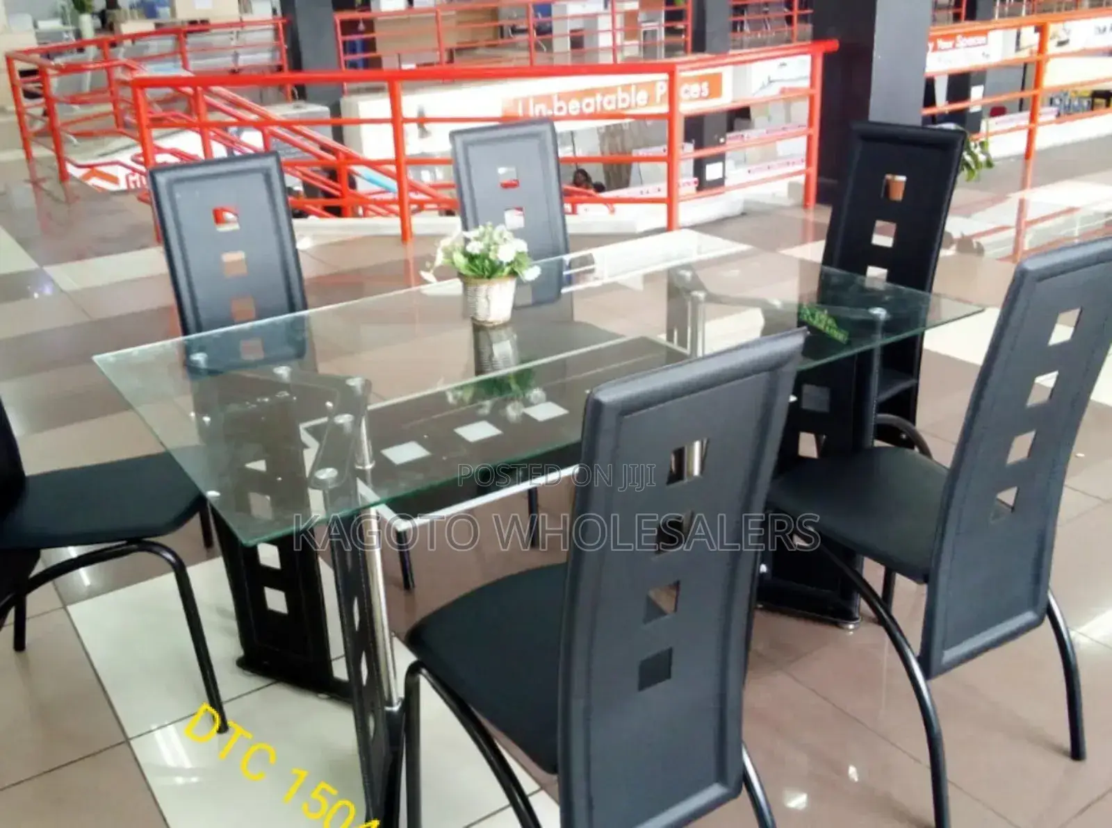 Executive 6 Sitter Glass Dinning Table Plus Leather Seat D09