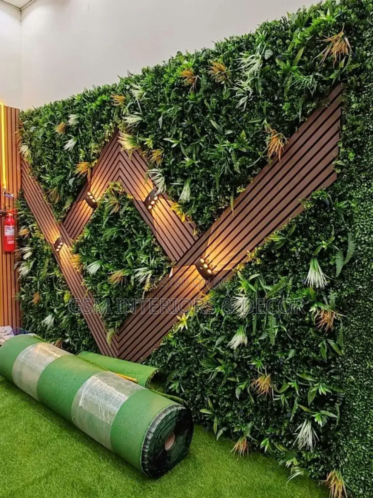 Artificial Green Wall.Panels in Boxwood