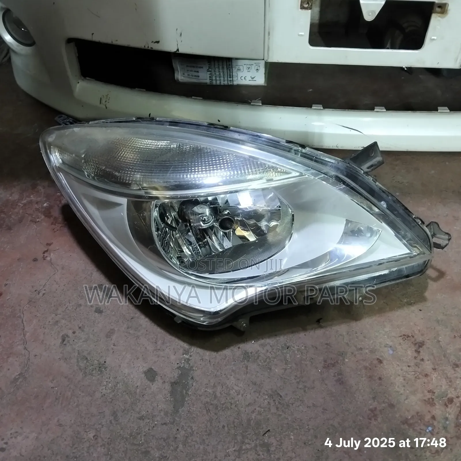 Suzuki Solio Model 2012/2014 Non Xenon Head Lamp, Ex Japan