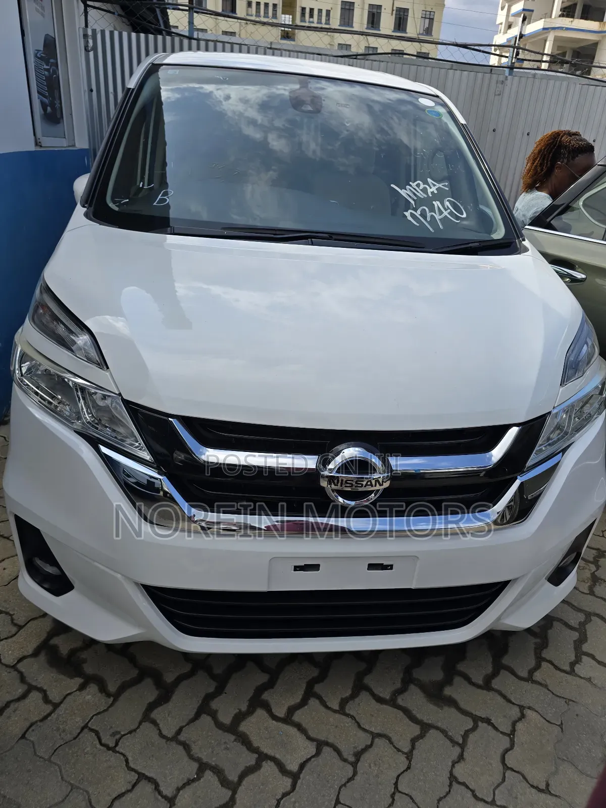 Nissan Serena 2018 White