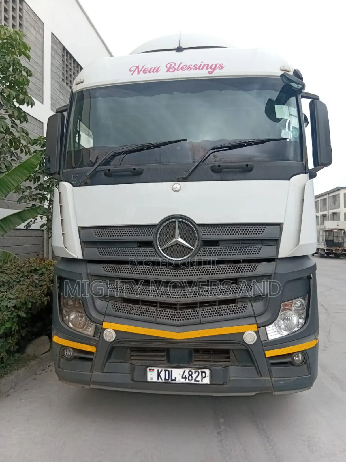 Trailer for Cross Border Errands Available