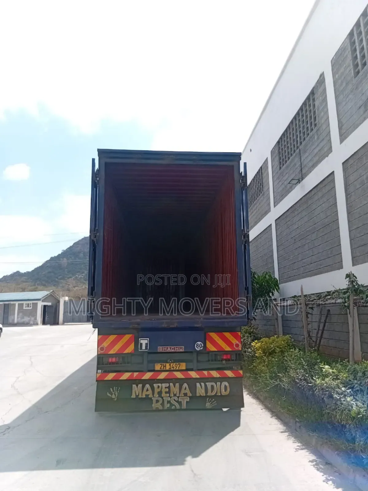 Trailer for Cross Border Errands Available