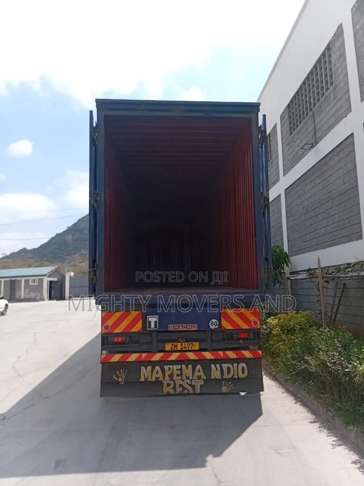 Trailer for Cross Border Errands Available