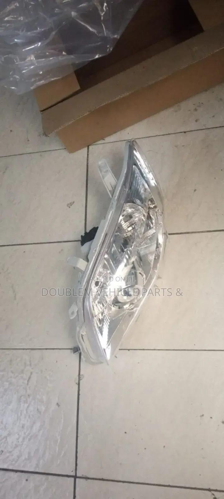 Headlamp Corolla Fielder/Axio Saloon 2008,2009,2010 Xenon