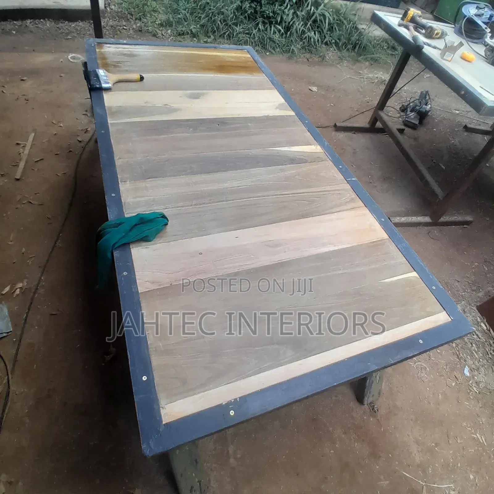 Wooden Gate With Gloss Finish Hardwood