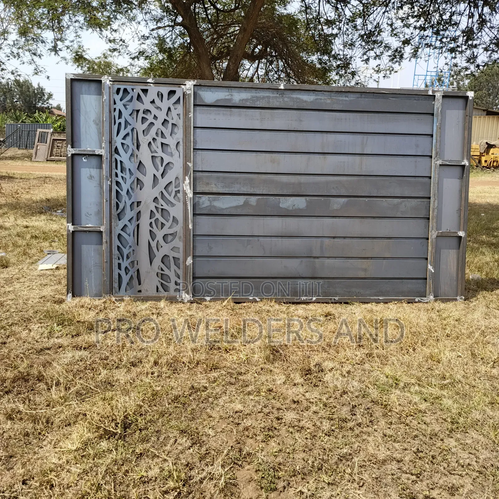 Effortless Access – Premium Steel Sliding Gates!