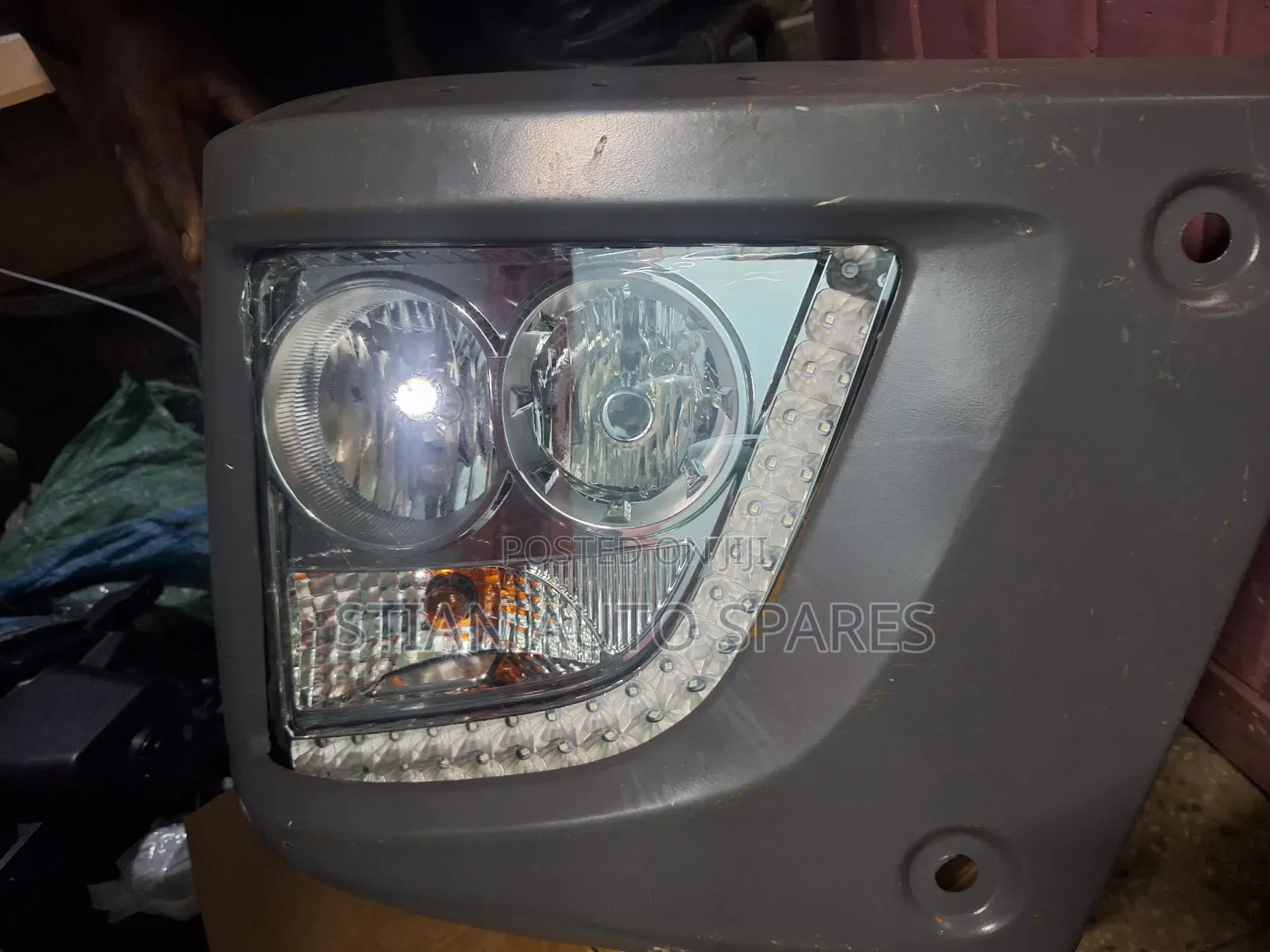 Mitsubishi Fuso Fj Headlight and Corner Bumper