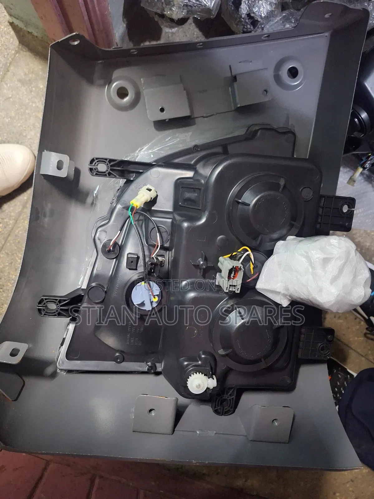 Mitsubishi Fuso Fj Headlight and Corner Bumper