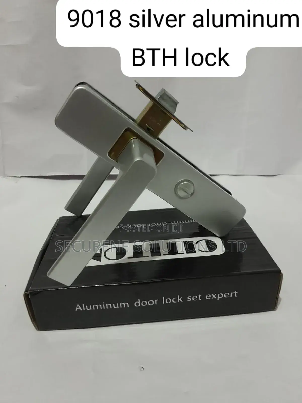 9018 White Aluminium BTH Lock White,Silver and Flush