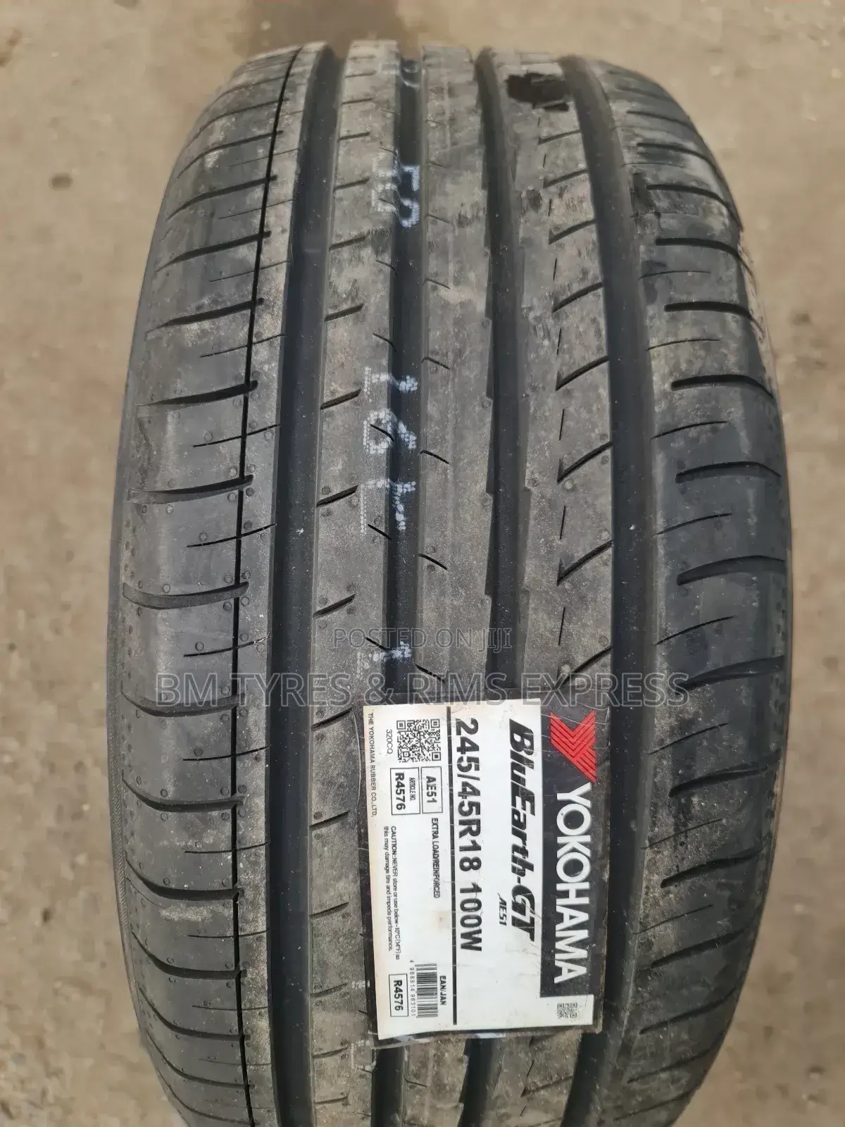245 /45 R18 Yokohama Tyres (Japan) Blueath.