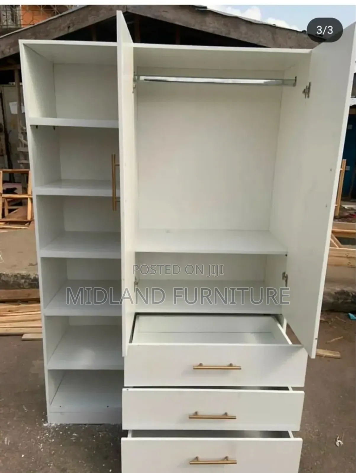 Bedroom Wardrobe/ Cupboards With Rack