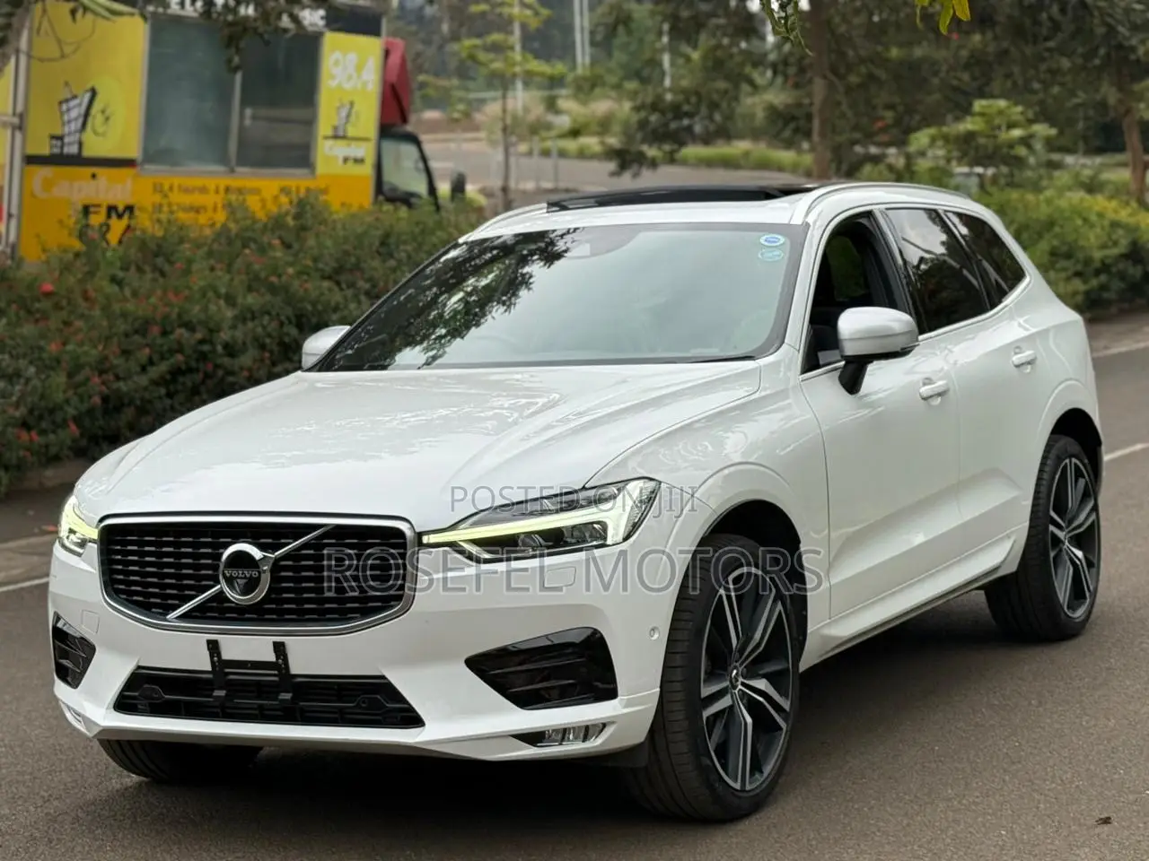 Volvo XC60 2019 White