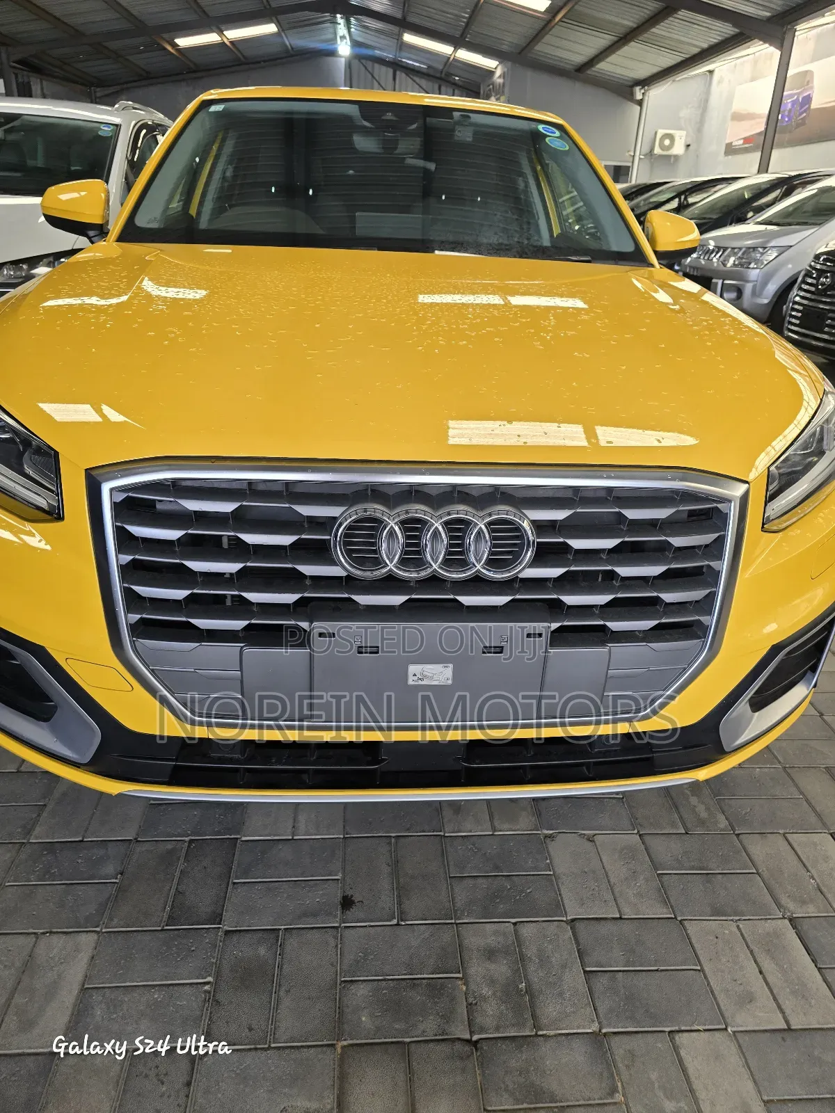 Audi Q2 2018 Yellow