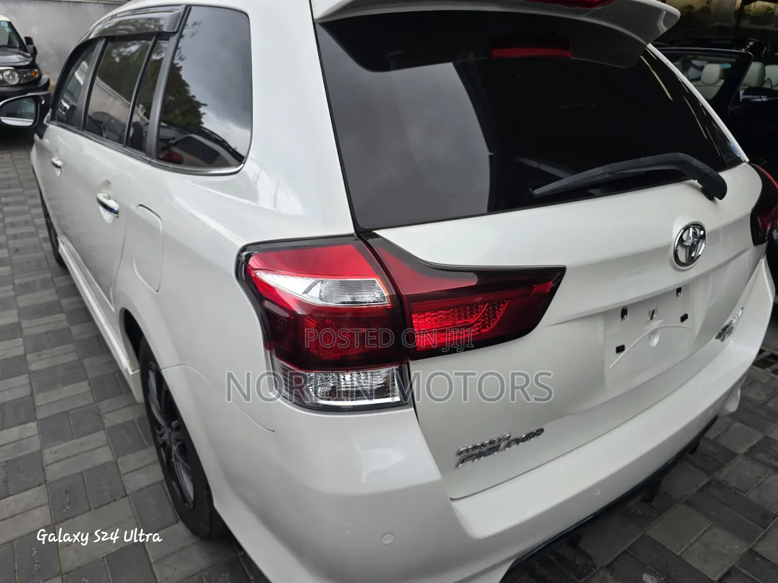 Toyota Corolla Fielder 2018 Pearl