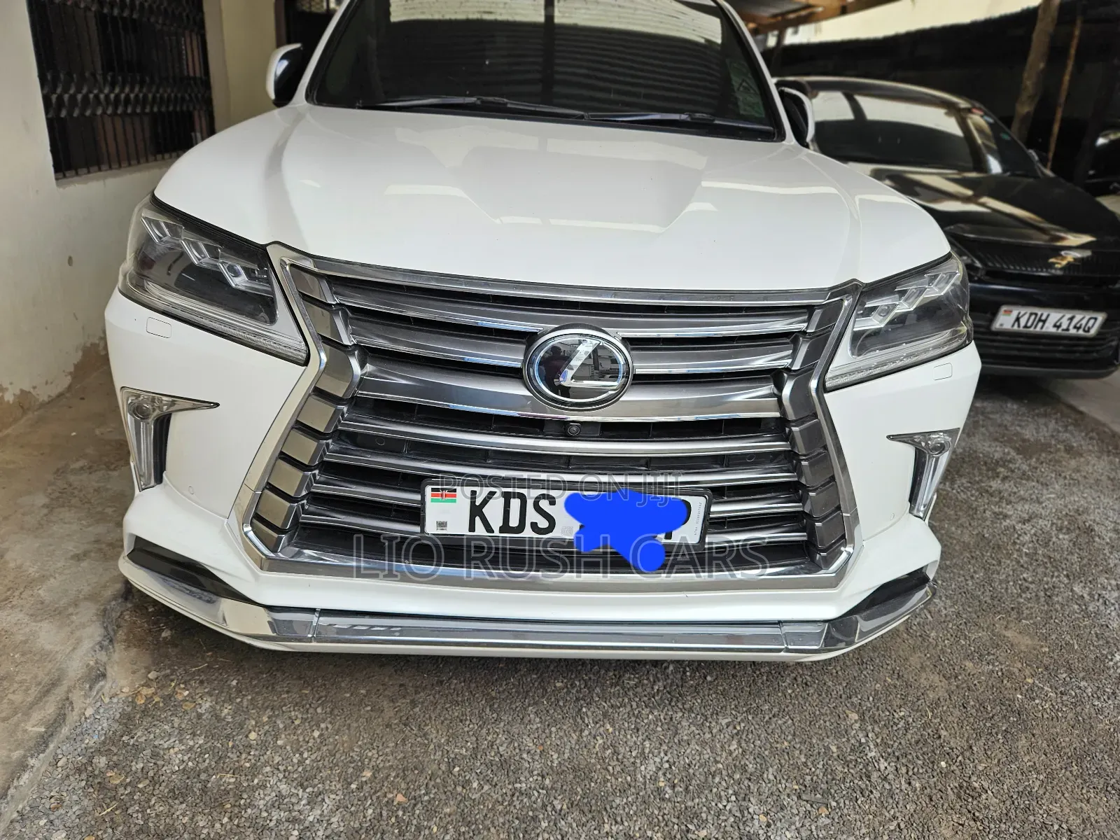 Lexus LX 2018 White