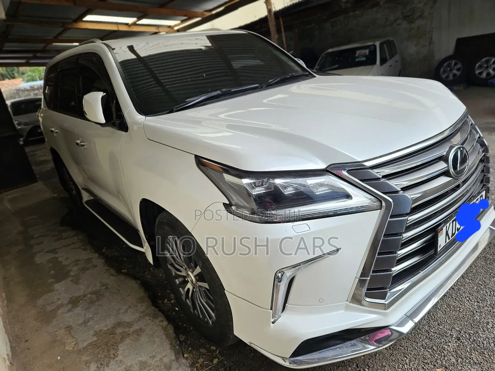 Lexus LX 2018 White