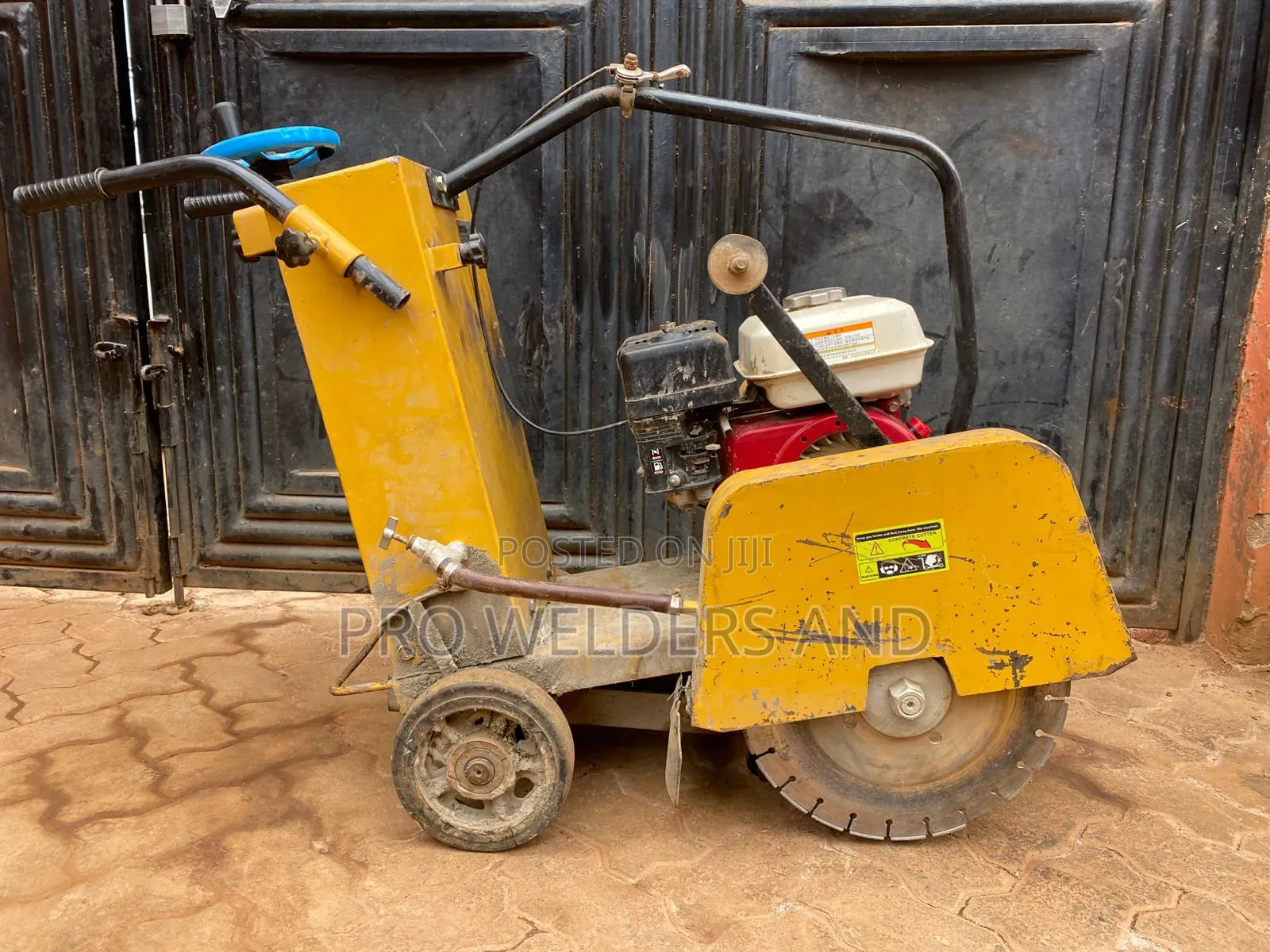 "Hire Powerful Concrete Cutter – Affordable Rates!"