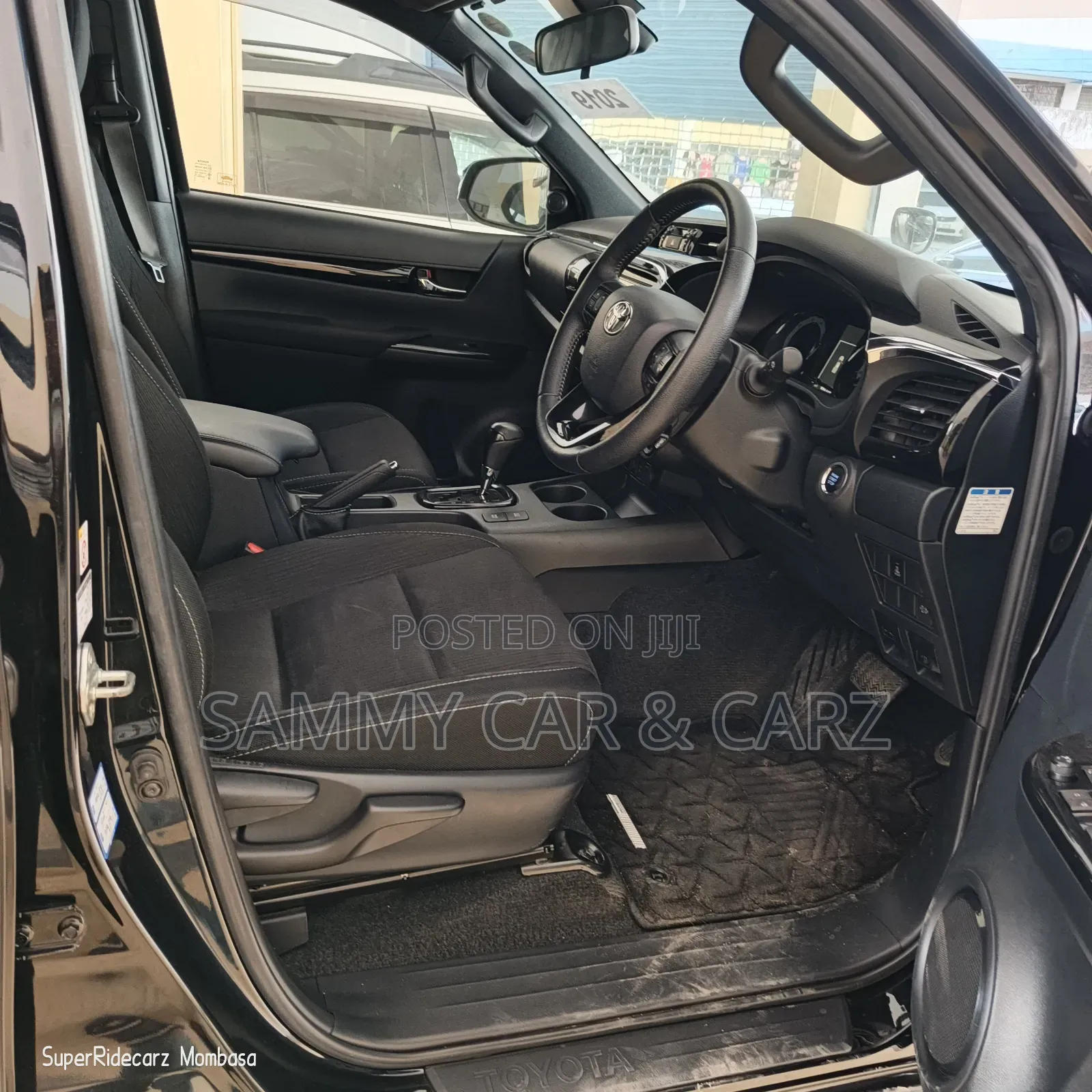 Toyota Hilux 2019 Black