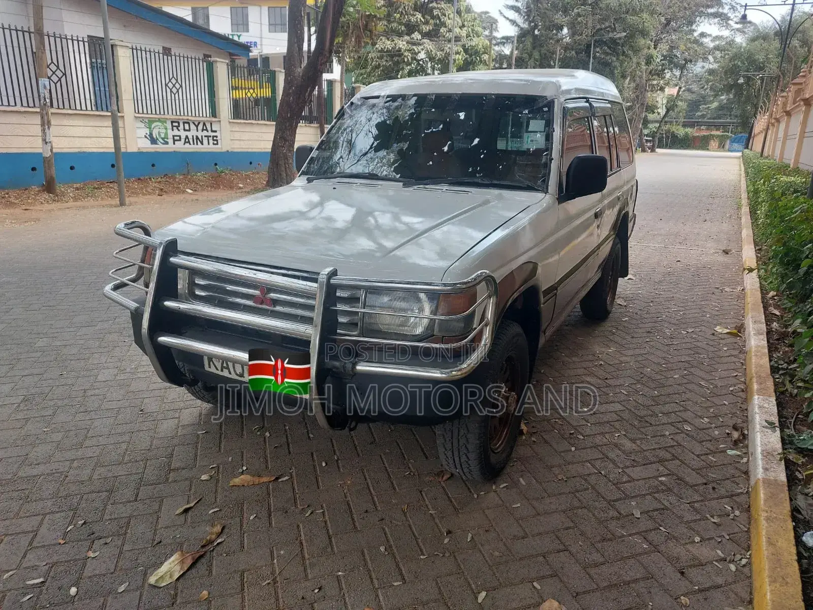 Mitsubishi Pajero 2001 White